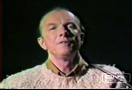 Seeger interpreta la canzone durante il popolare programma televisivo "Smothers Brothers Comedy Hour"