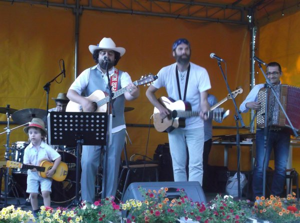 Salire sul palco a nemmeno 3 anni assieme al papà e a Bocephus King: Woody Paroody potrà raccontarlo!